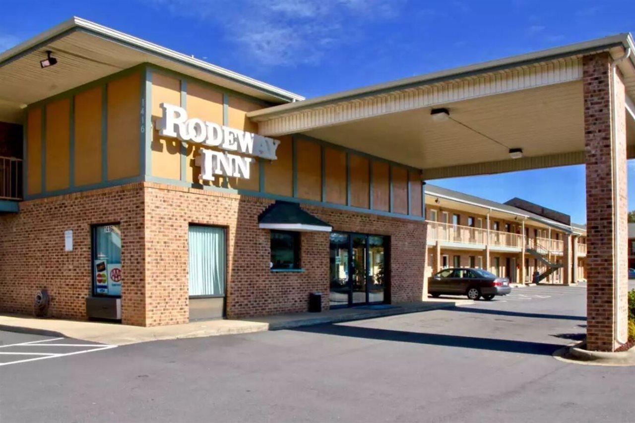 Rodeway Inn University Area Charlotte Exterior foto