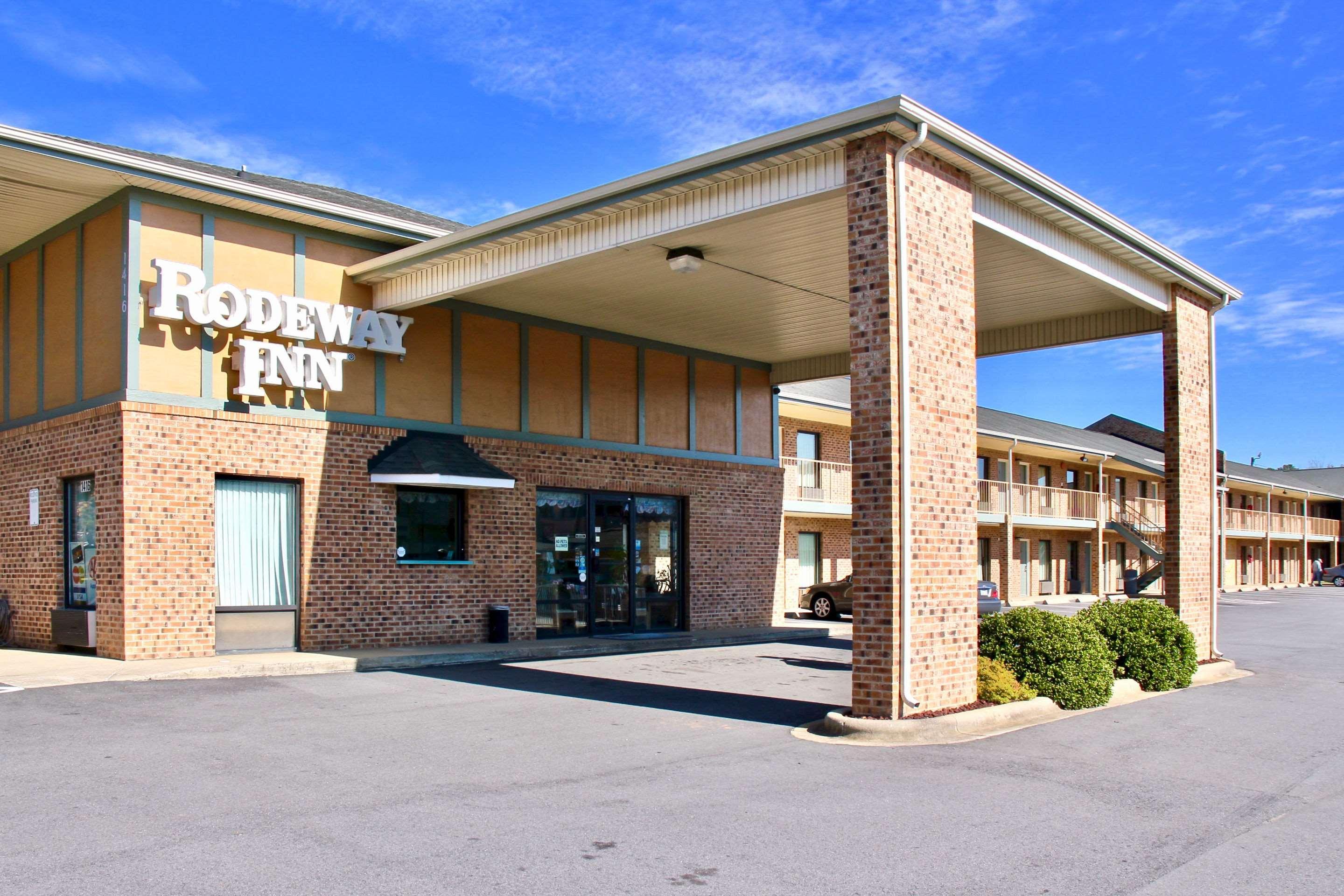 Rodeway Inn University Area Charlotte Exterior foto