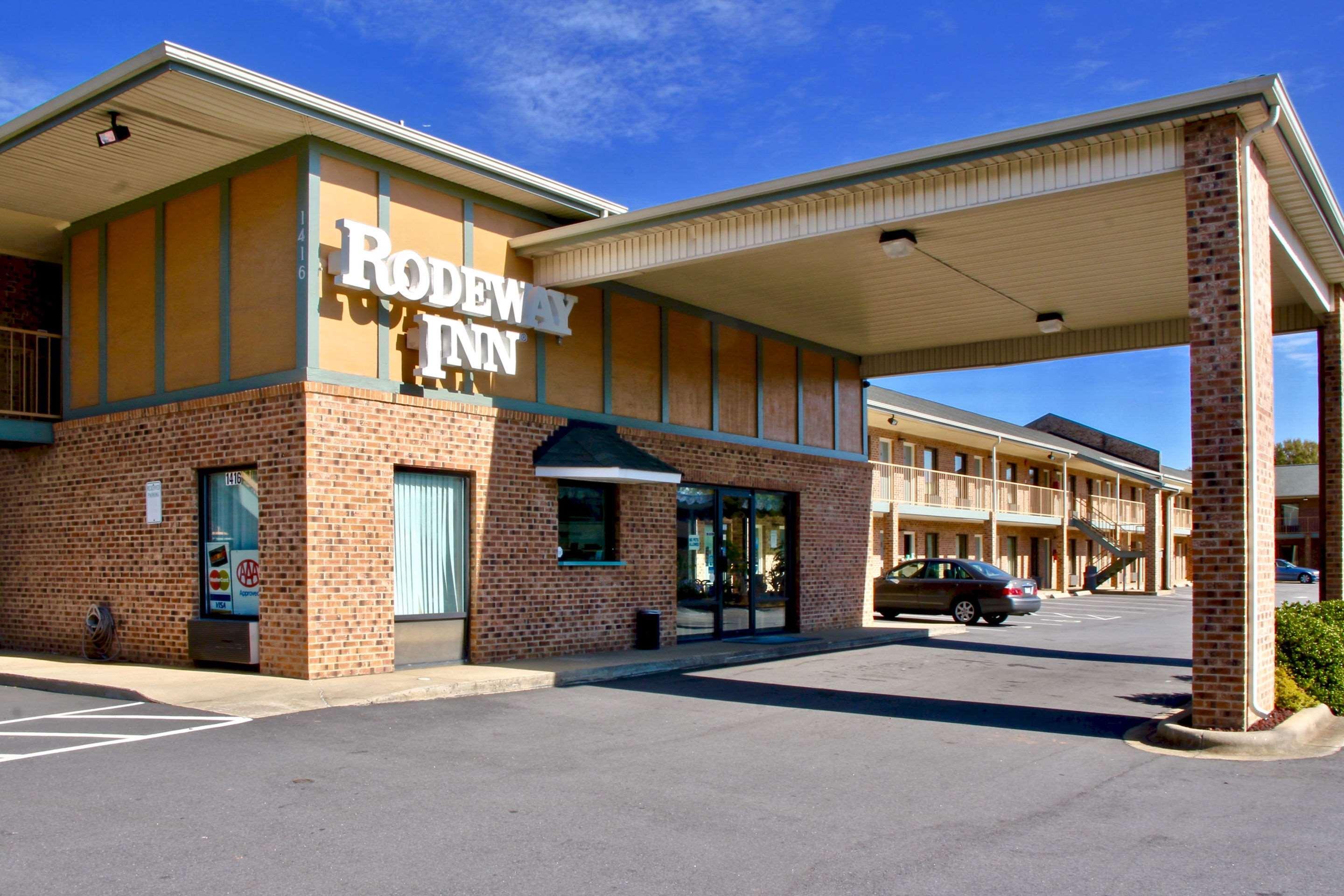 Rodeway Inn University Area Charlotte Exterior foto