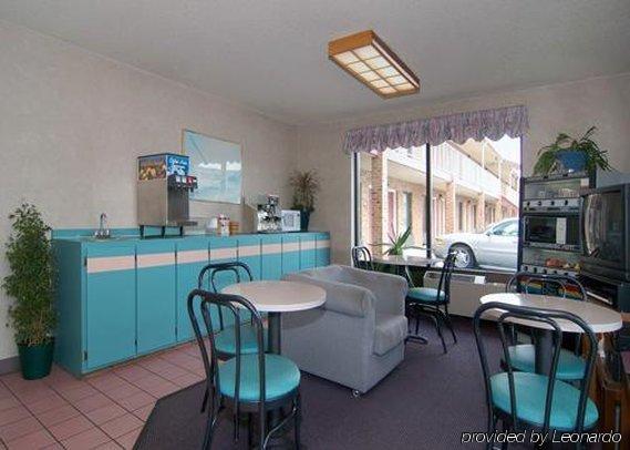 Rodeway Inn University Area Charlotte Restaurant foto